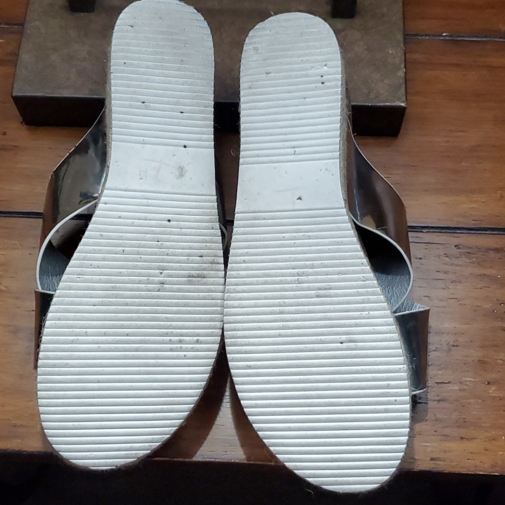Sandals - Picture 5 of 5